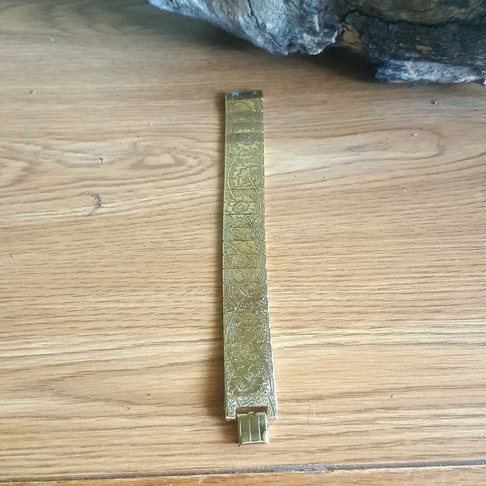 Beautiful Engraved Floral Mesh Panel Link Vintage Bracelet - Picture 3 of 6